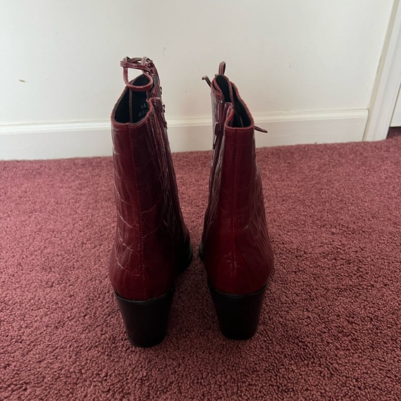 NWOT Jeffrey Campbell kid leather red croc boots - Picture 8 of 9